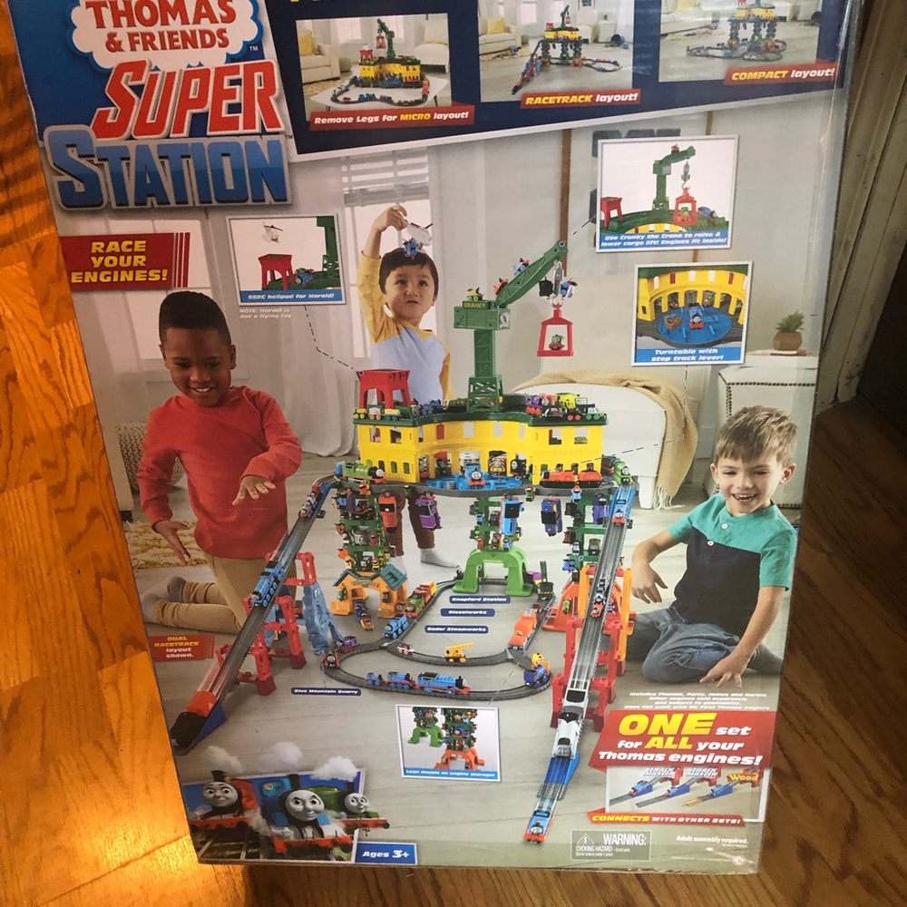 Thomas train set Super station